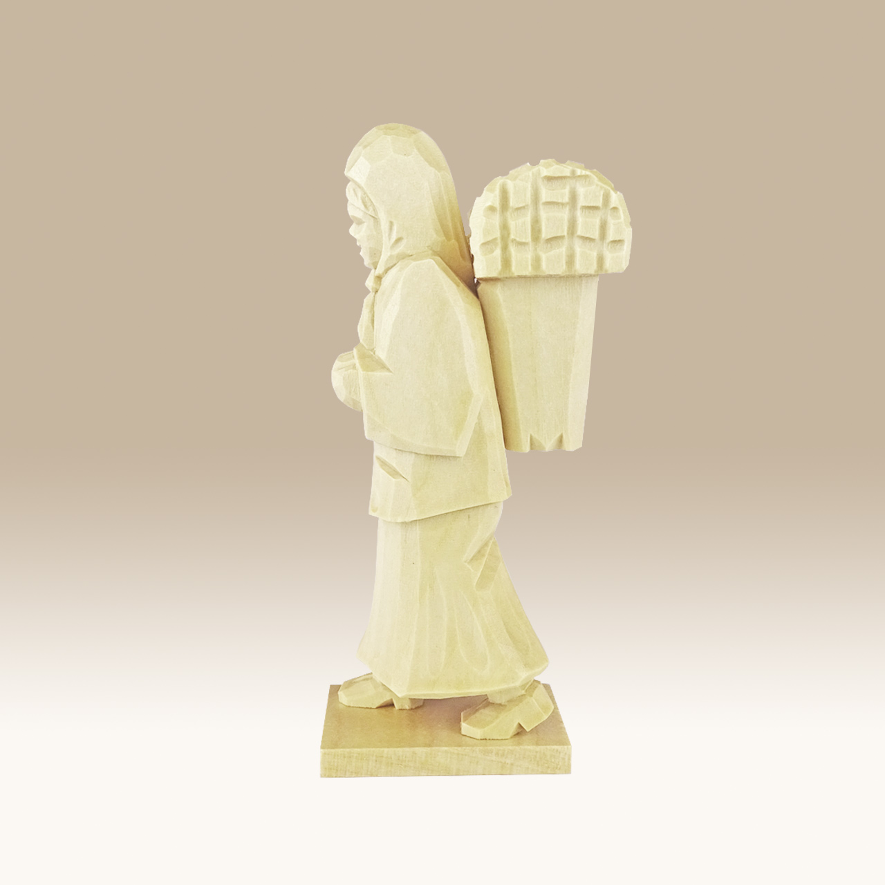 Geschnitzte Holzfrau, Typ a