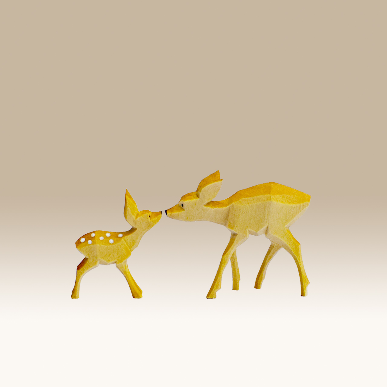 Geschnitzte Ricke mit Kitz