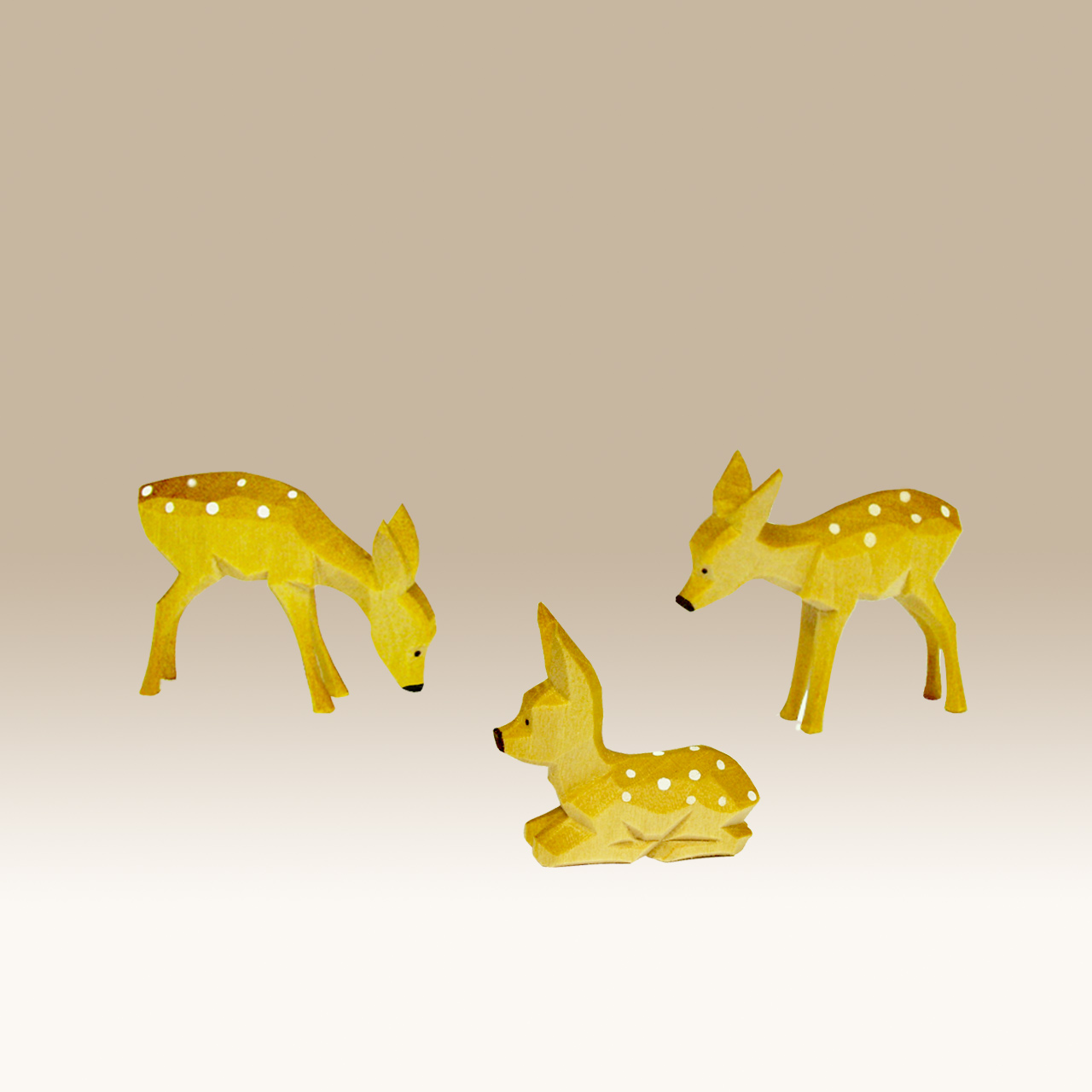 Geschnitzte Kitzengruppe