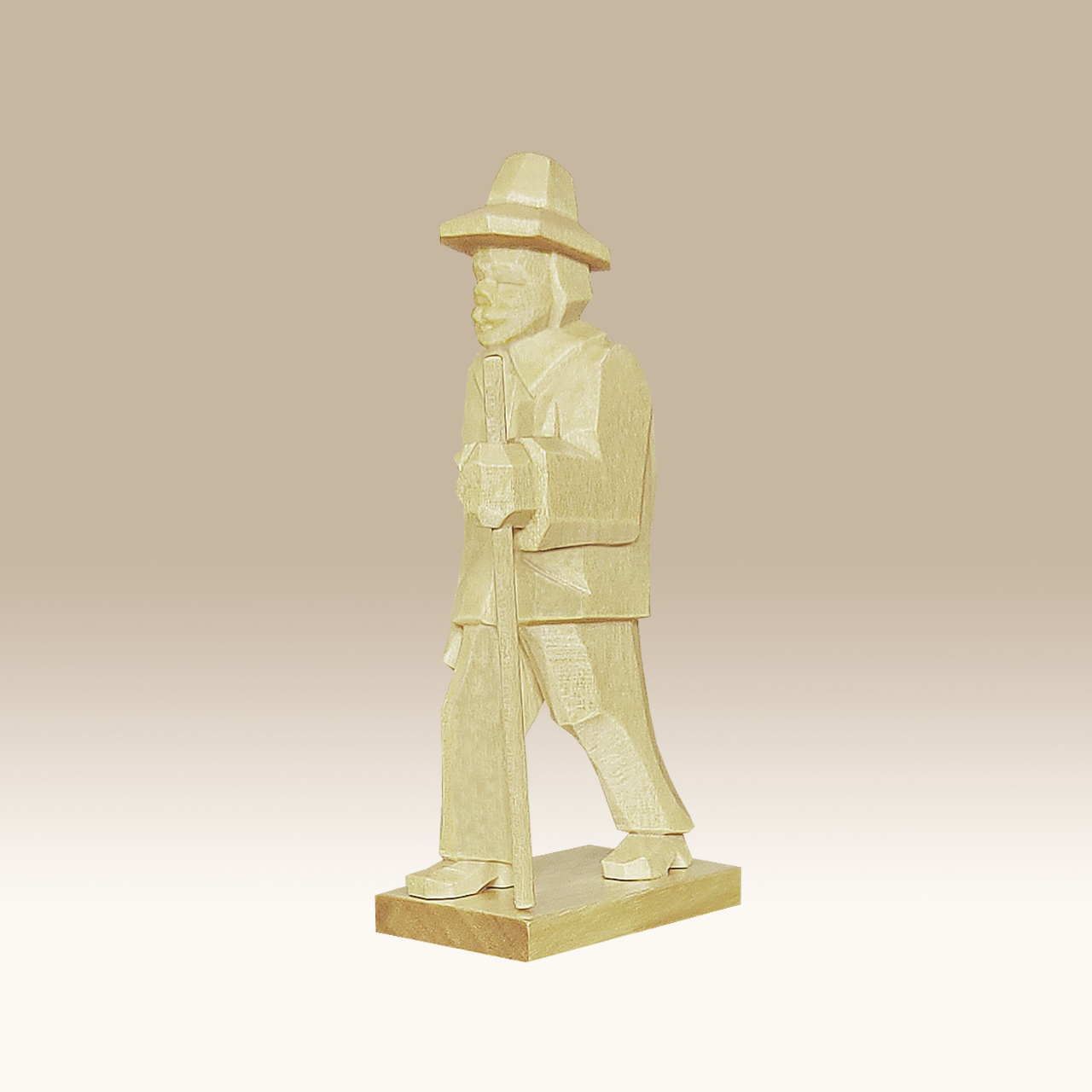 Geschnitzter Wanderer