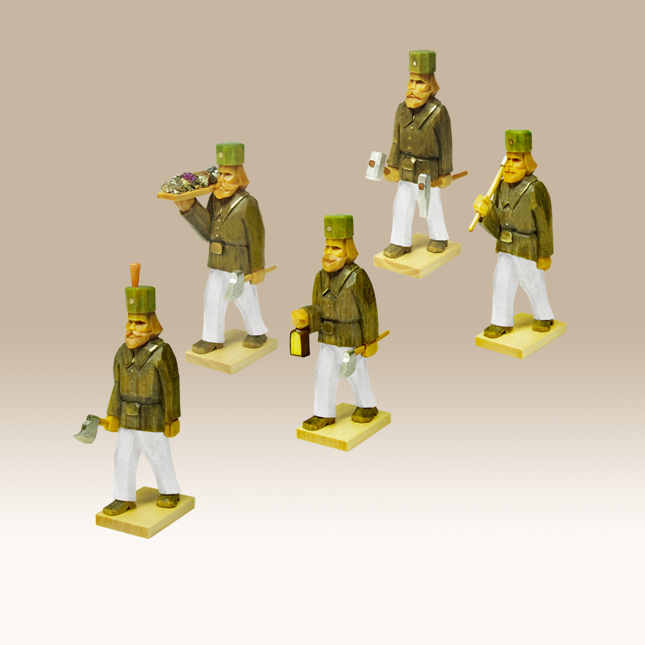 Geschnitzte Bergparade